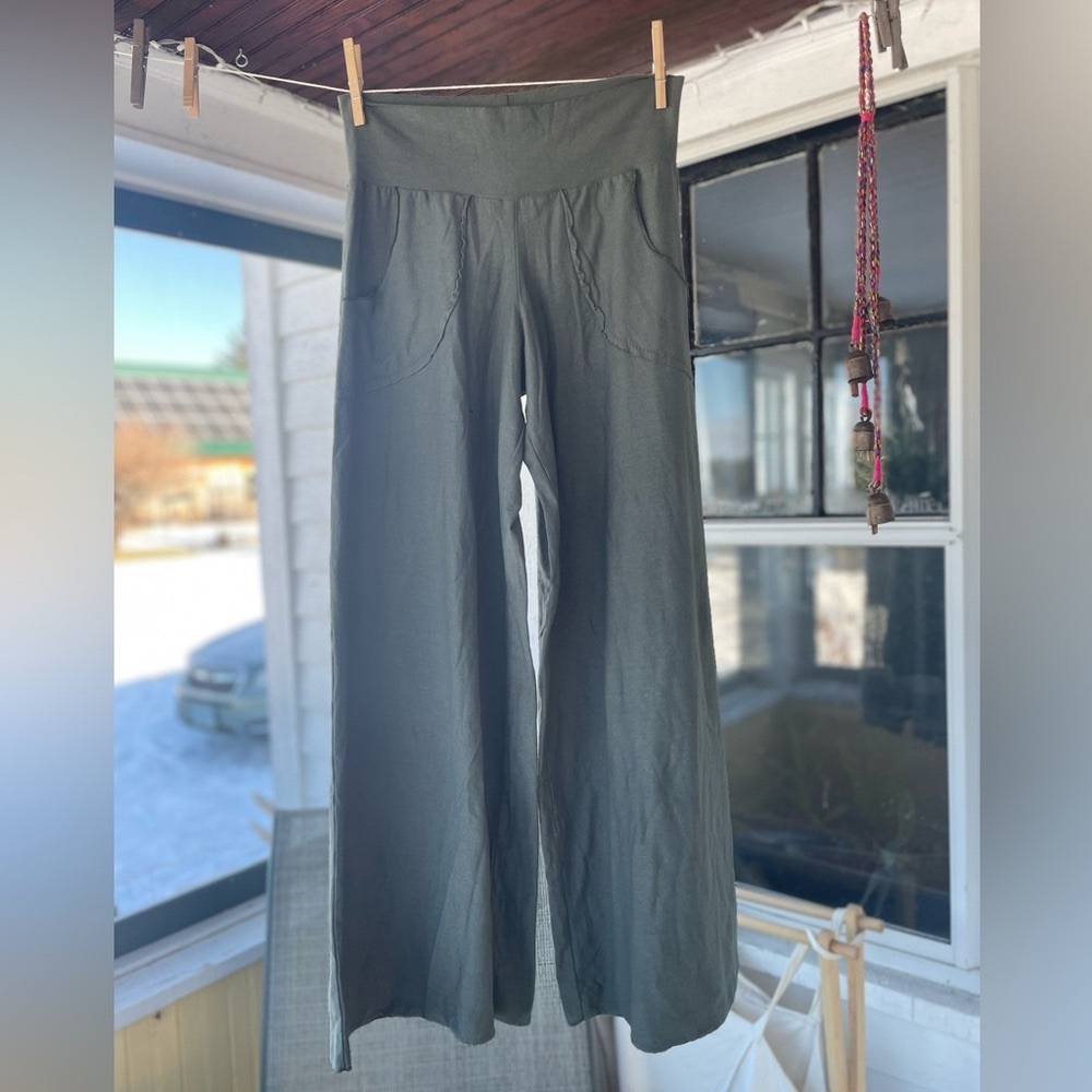 Pockets Please Ojai Pant in Olive